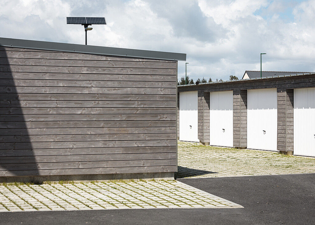 Les garages de "La résidence du Chevrefeuille" à Kervignac