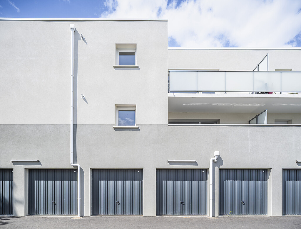 Les garages de la résidence locative "Les Chouans" à Pluneret