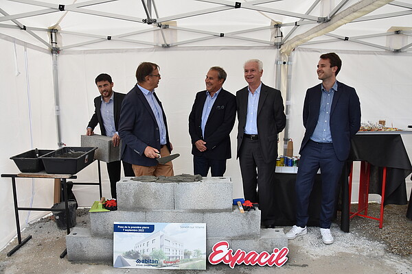 Pose de la première pierre Domaine du Gué à Servon-sur-Vilaine