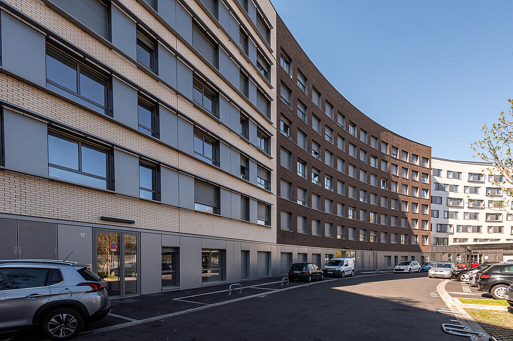 Vue extérieur de la résidence étudiante Pierre Bourdieu à Saint-Denis