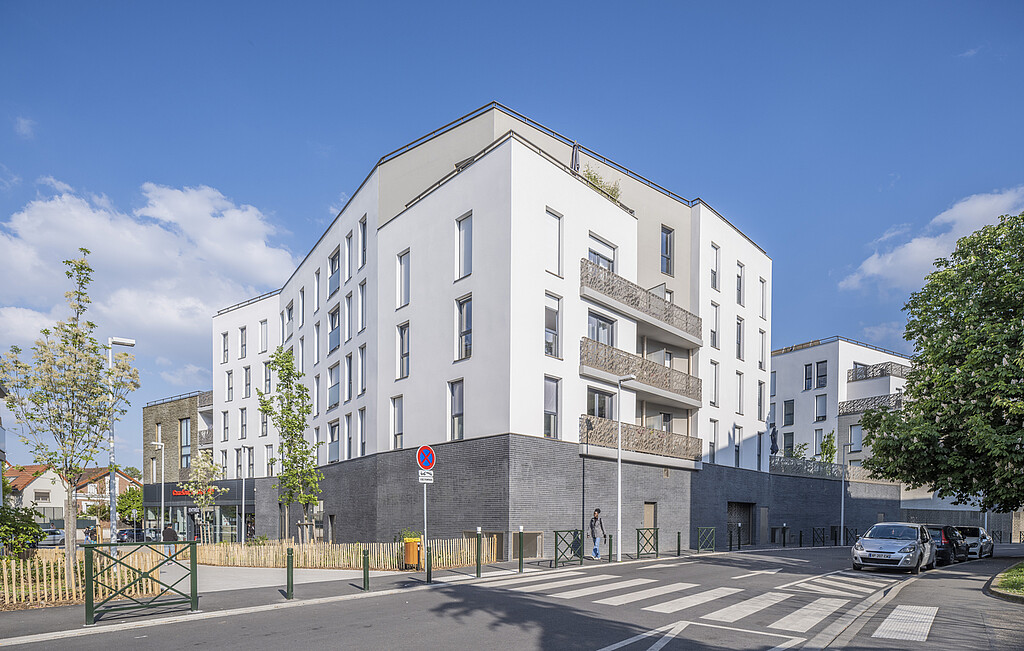Vue de la rue de la résidence étudiante Orion à Nanterre