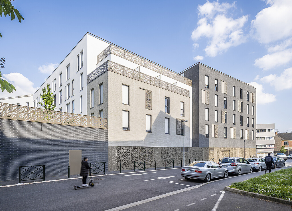 Vue de la rue de la résidence pour étudiants Orion à Nanterre
